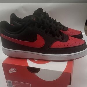 Nike Men's Black and Red Sneakers